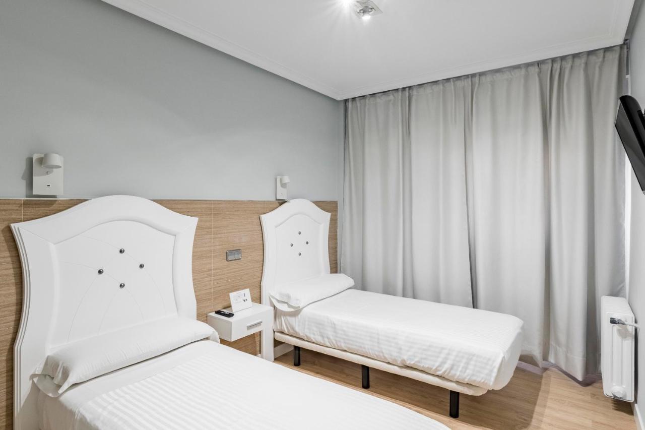 Hostal Los Angeles มาดริด ภายนอก รูปภาพ