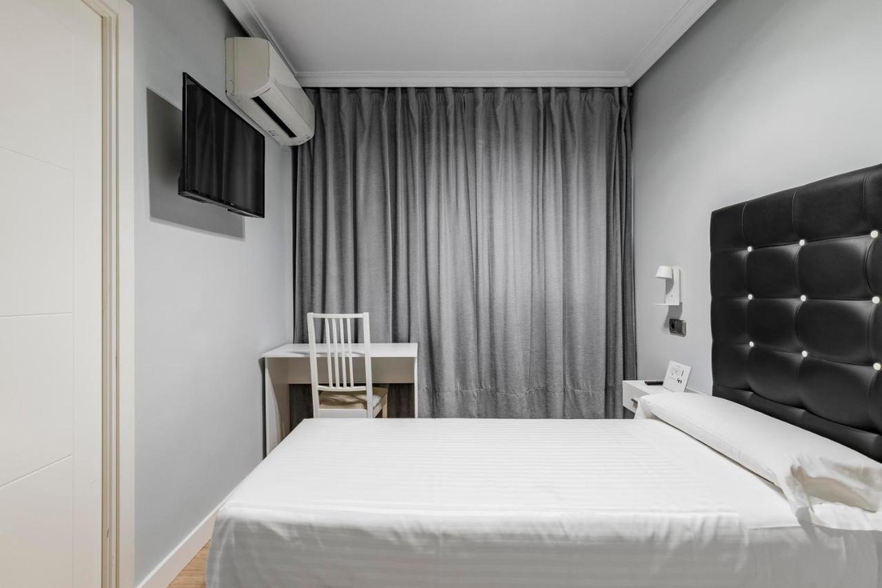 Hostal Los Angeles มาดริด ภายนอก รูปภาพ