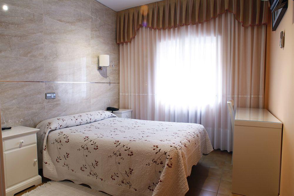 Hostal Los Angeles มาดริด ภายนอก รูปภาพ