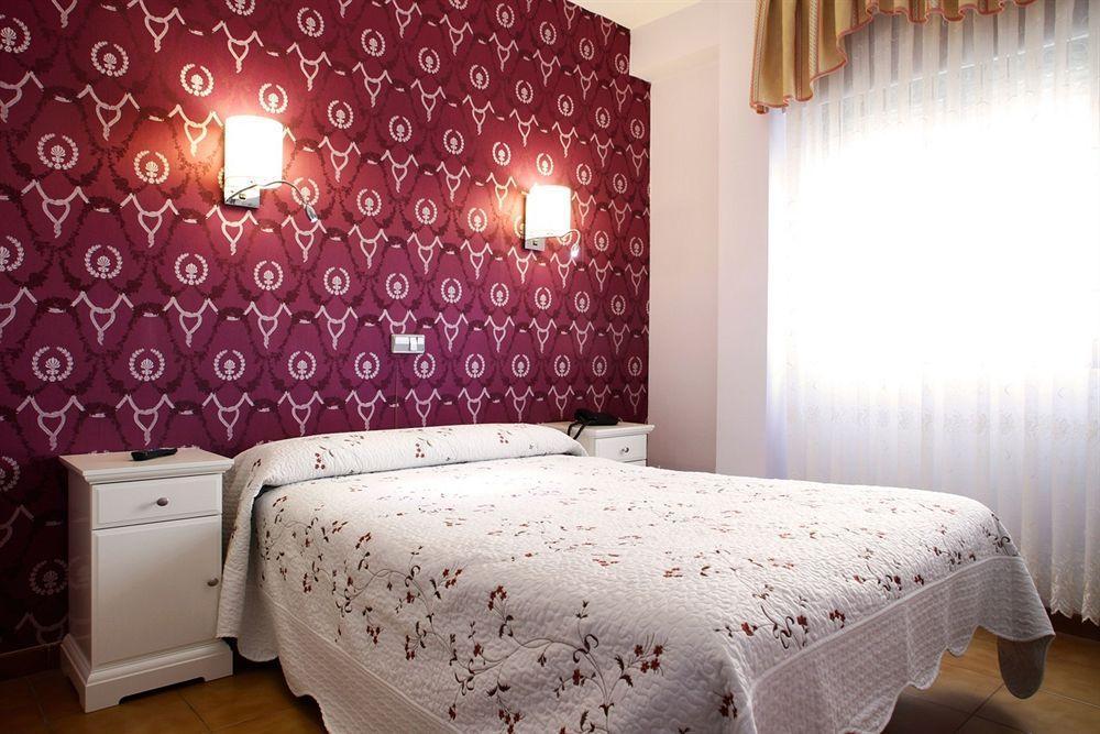 Hostal Los Angeles มาดริด ภายนอก รูปภาพ