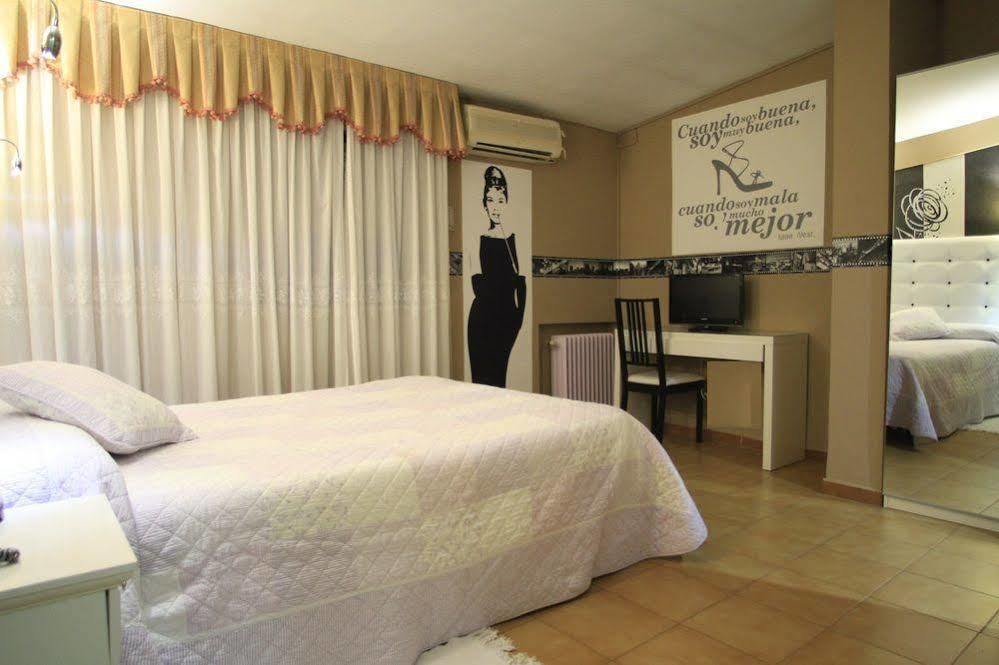 Hostal Los Angeles มาดริด ภายนอก รูปภาพ